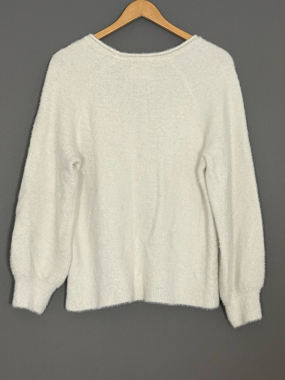 Abercrombie & Fitch Soft AF Fuzzy Cozy Scoop Neck Sweater Womens Large - Picture 2 of 8